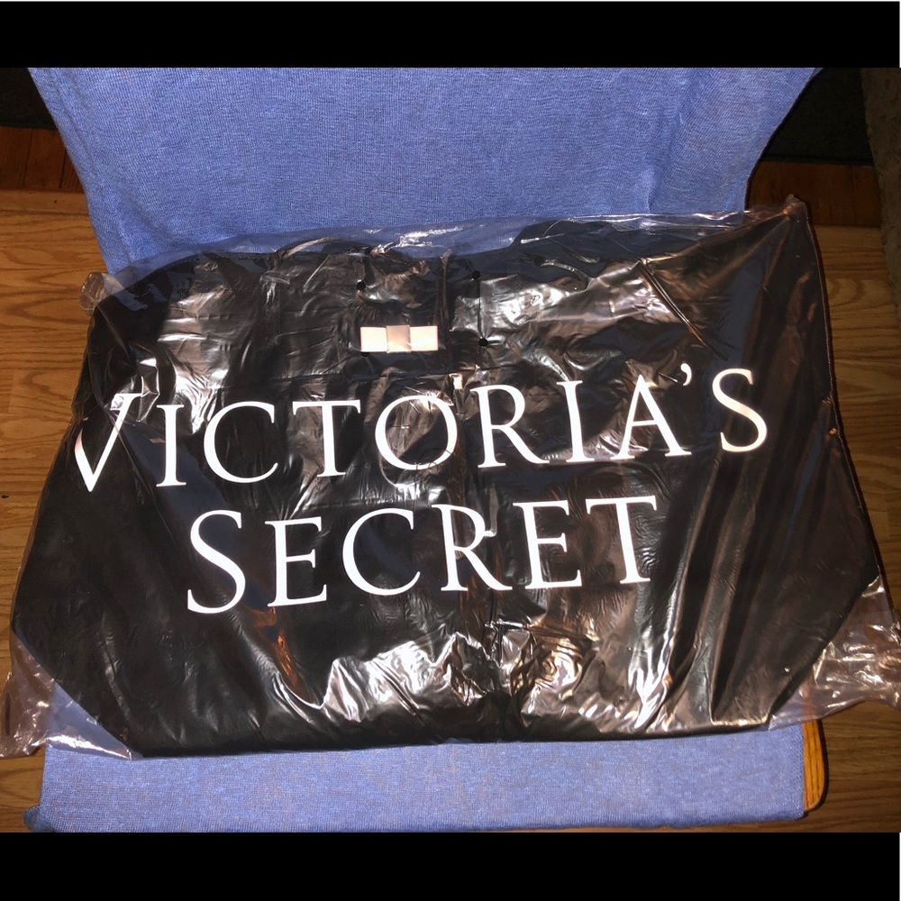 ((Brand New)) Victoria's Secret - Tote